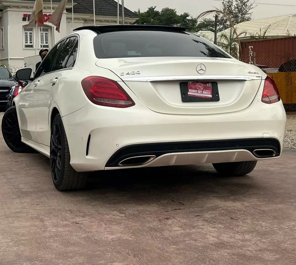 Mercedes-Benz C400 – 2015