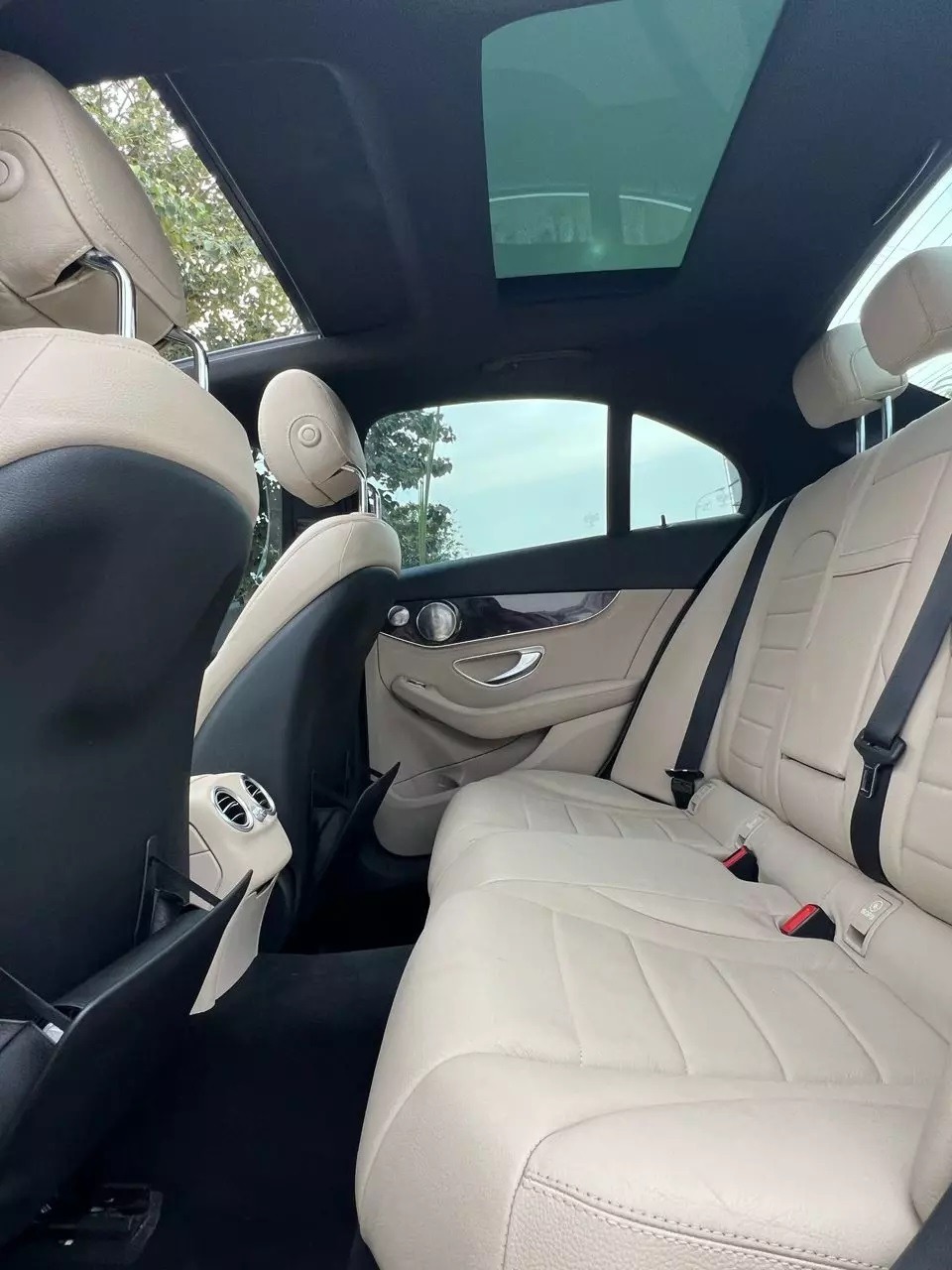 Mercedes-Benz C400 – 2015